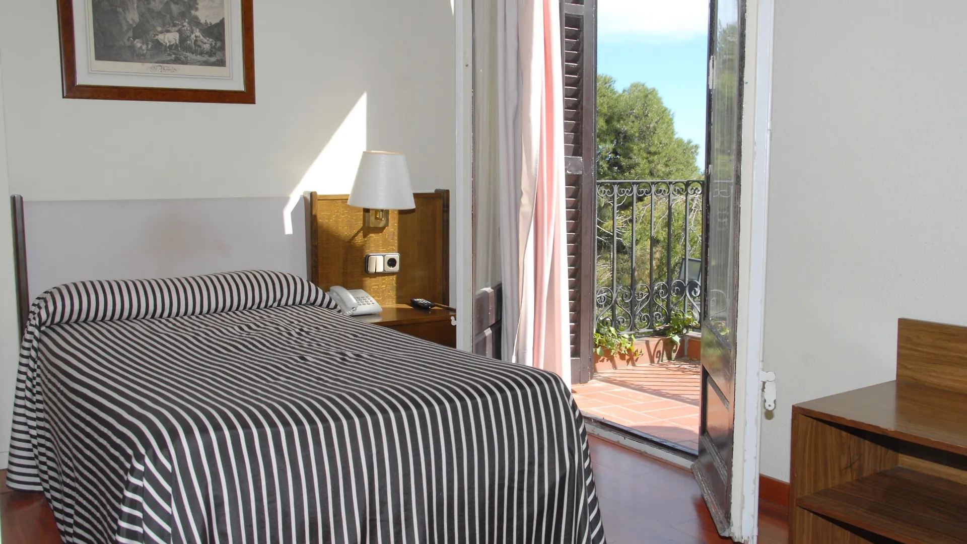 Hotel El Castell Sant Boi de Llobregat España