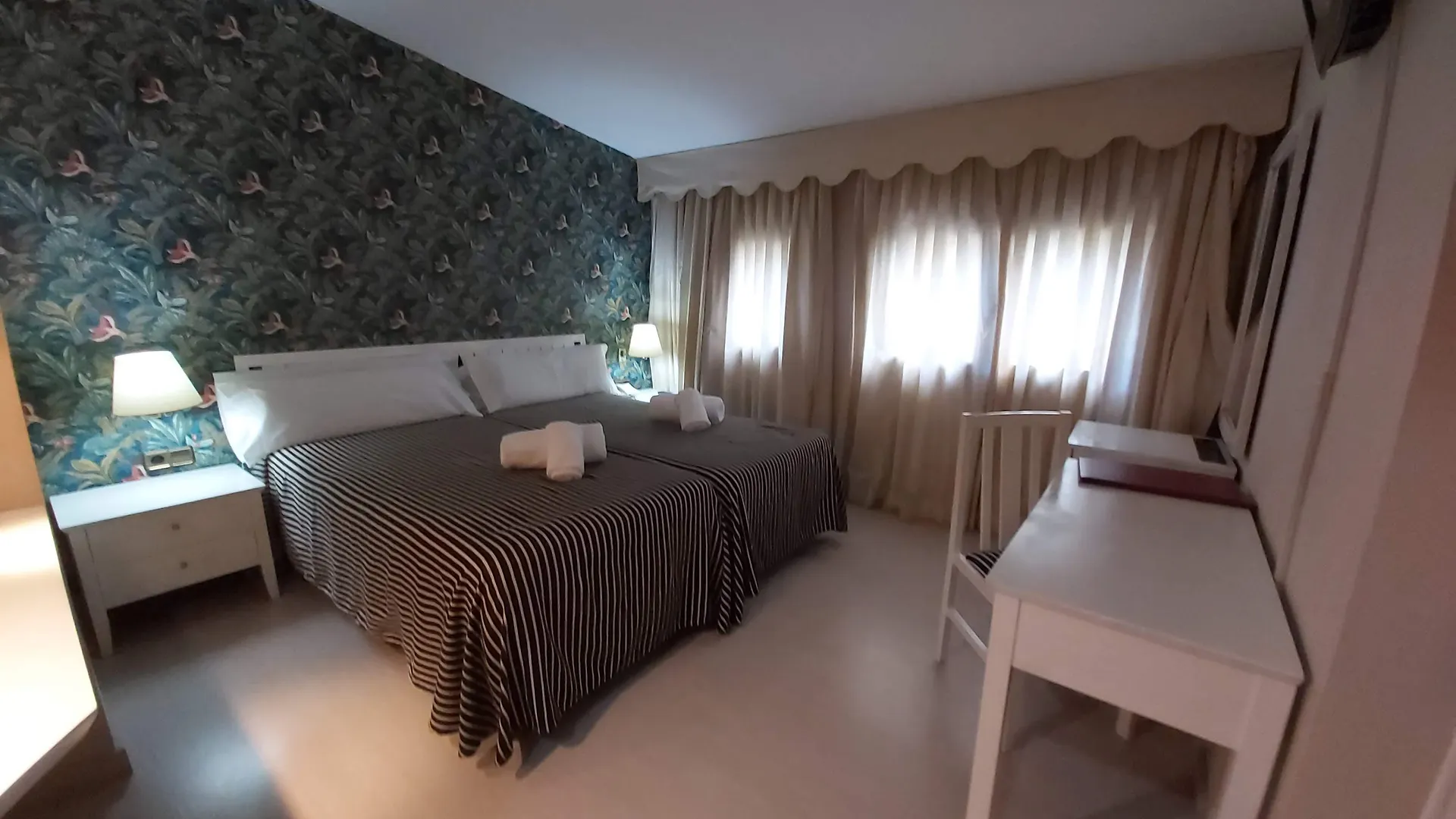 ***  Hotel El Castell Sant Boi de Llobregat España