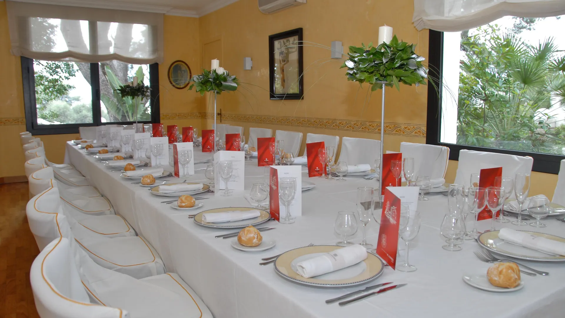 Hotel El Castell Sant Boi de Llobregat 3*,